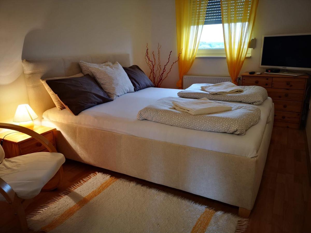 Meszaros Apartman Bük المظهر الخارجي الصورة